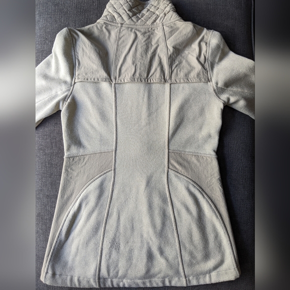 Athleta Truckee Sandcastle Zip Sweater Fleece Jacket Oatmeal Ivory Tan, Size XS - Picture 3 of 4